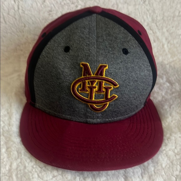 Nike Gray and‎ Red Snapback Hat - Picture 3 of 15